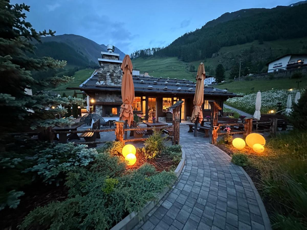 Hotel & Chalets Edelweiss Madonna  Zewnętrze zdjęcie